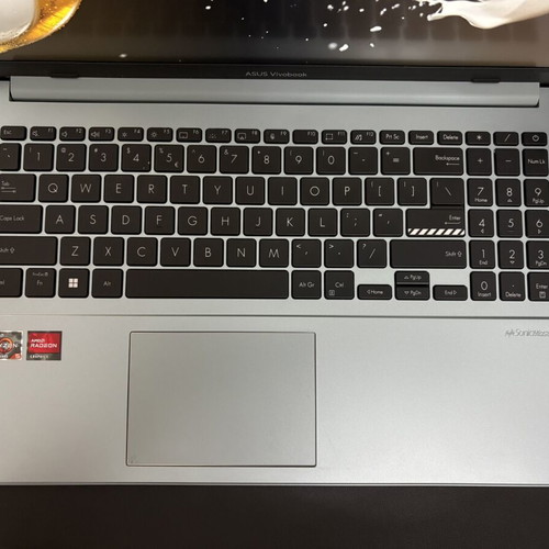 Asus Vivobook Go 15 E1504F laptop used, Ryzen 5 7520U, 8GB RAM, 512GB SSD