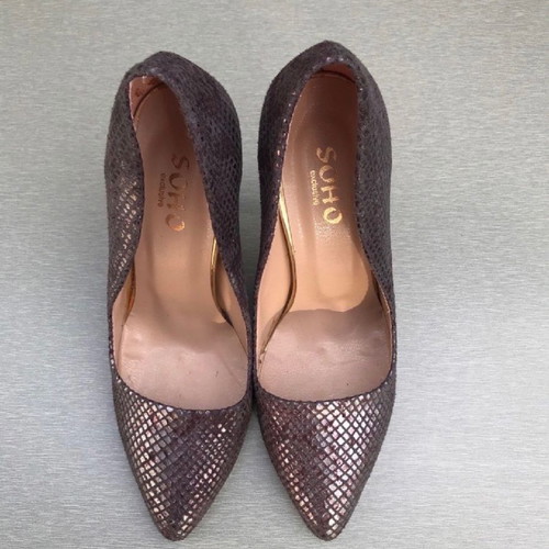 Used pumps size 36 with 10 cm heel