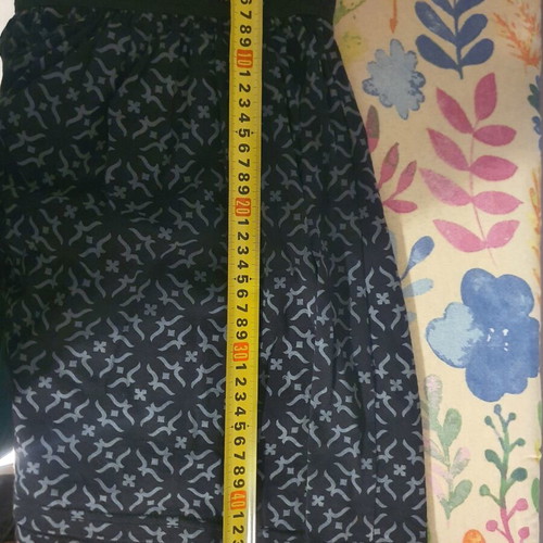 Noobass skirt like new, black with grey pattern, wide elastic waist