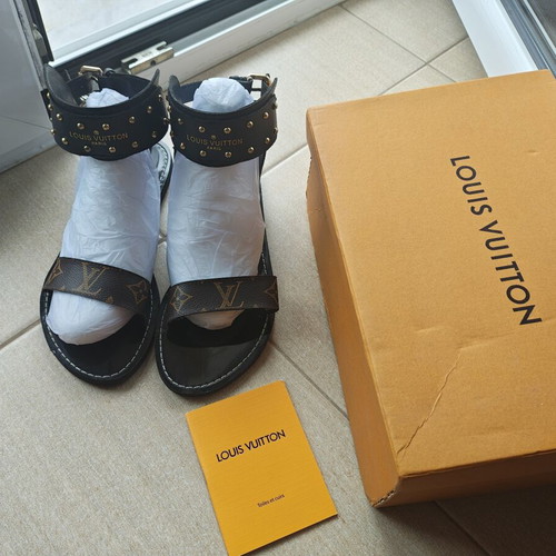 Louis Vuitton sandals like new, size 38, black and brown