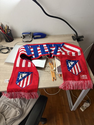 Κασκόλ Atletico Μαδρίτης γνήσιο, καινούργιο με κουτί