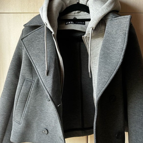 Zara jacket hoodie like new, grey with detachable hood