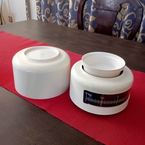 Vintage analog kitchen scale like new, 2 kg capacity