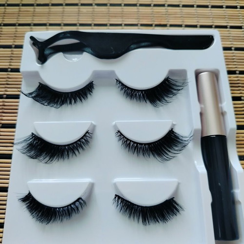 Magnetic eyelashes set with eyeliner and applicator, new, 3 pairs