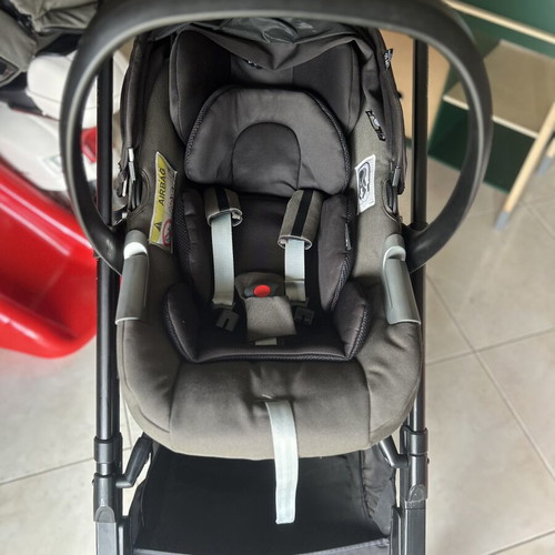 Inglesina Aptica XT stroller set like new with frame, reversible seat and car seat