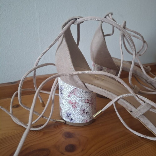 Envie Mairiboo platform sandals new, size 40, beige butterfly design