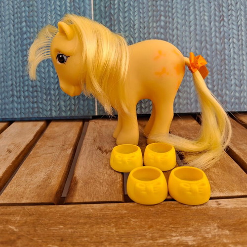 My Little Pony Butterscotch El Greco used with yellow shoes