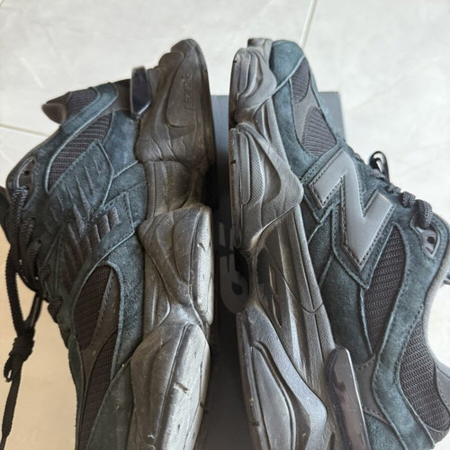 New Balance 9060 sneakers, size 44.5, black