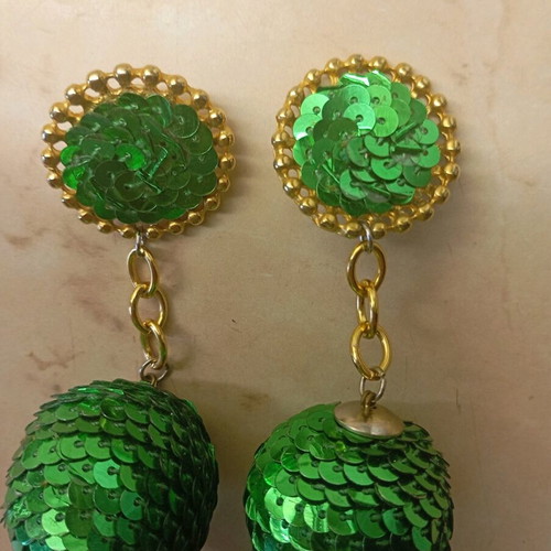 Vintage earrings used, green, sparkling unique