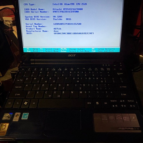 Acer Aspire One A0751h like new with charger and Microsoft mouse