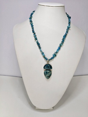Pendant with semi-precious apatite stone new