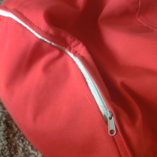 Pouf red fabric like new with removable cover