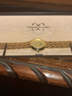 Gold-plated wristwatch like new men's