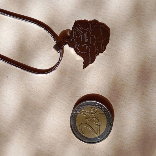Pendant and chain shaped like Africa new