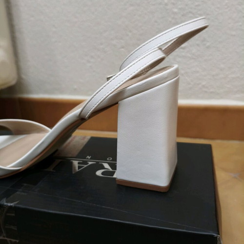 White sandals like new, size 41, 9cm heel