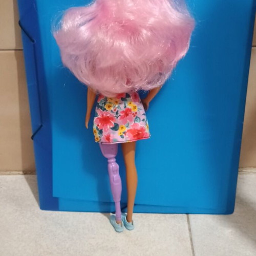 Barbie Fashionistas Doll like new