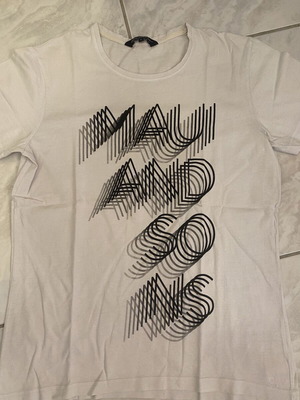 Maui and Sons T-shirt large size used with minor sunscreen stains