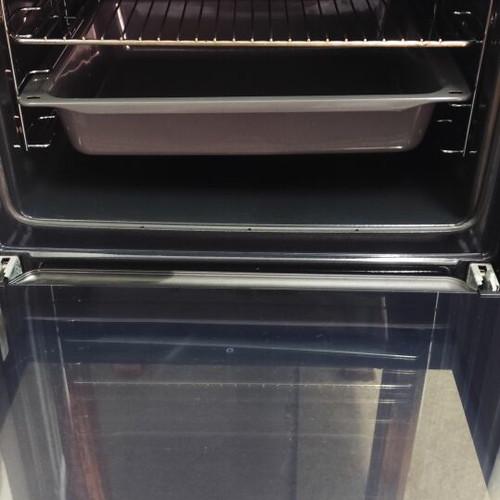 Neff Built-In Oven Like New, Fully Functional with Two Trays and Grill