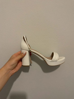 Mourtzi leather platform sandals like new, size 39, white