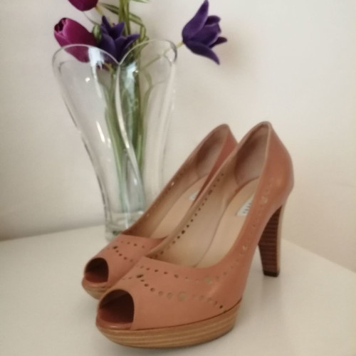 Fratelli Rossetti peep toe pumps used, beige size 38.5