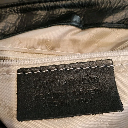 Guy Laroche leather bag like new, shoulder, black with chain