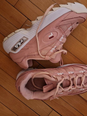 Αθλητικά παπούτσια Fila νούμερο 39 ροζ σαν καινούργια