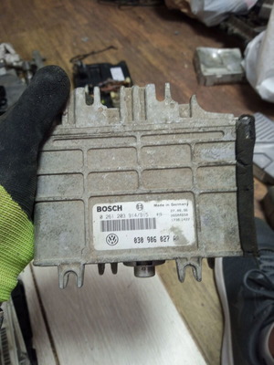 Computer ECU VW Polo 1.4i 030906027AA Bosch 0261204616/617 used