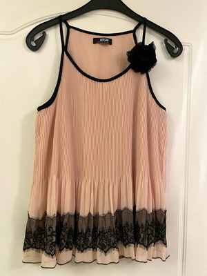 Morgan top like new, pink-apricot color, one size