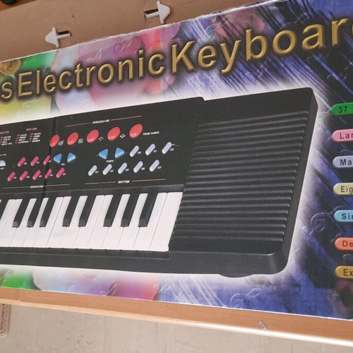 Miles 3738 children's keyboard used for ages 6+