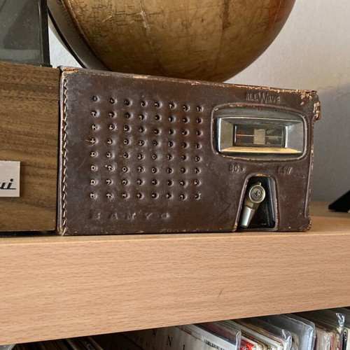 Sanyo Eight Transistor All Wave Super 8TR Deluxe radio used, 1959