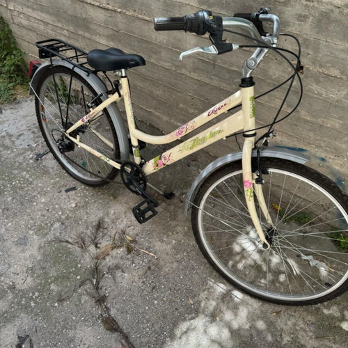 Leader 24" women's city bicycle like new, white