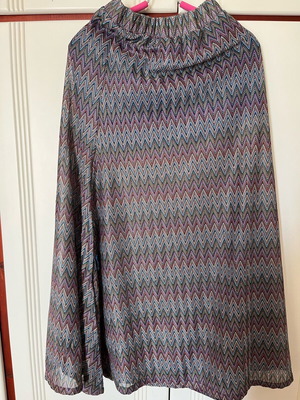 Φούστα Attrattivo καινούργια, πολύχρωμη με ανοίγματα στα πλαϊνά