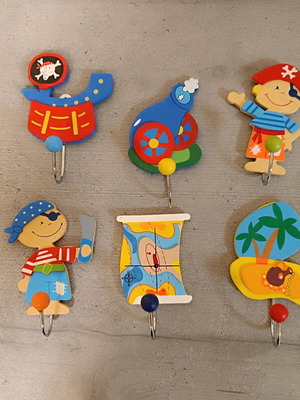 Παιδικές κρεμάστρες πειρατές σετ 6 τεμαχίων καινούργιο