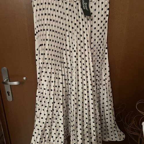 Pleated polka dot long skirt new, black and white
