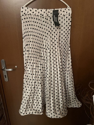 Pleated polka dot long skirt new, black and white