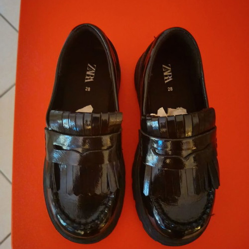 Black Zara school shoe No 28 like new