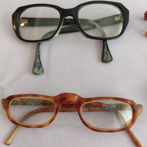 Eyeglass frames used, pack of 8 with lenses