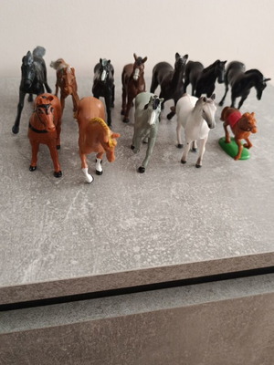 Horse figures used, pack of 12, 10 cm height