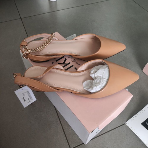Bozikis ballerinas new, size 38, beige with gold chain detail