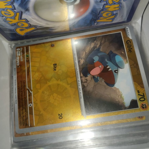 Pokemon Binder like new with 28 cards rarity uncommon, rare, reverse holo