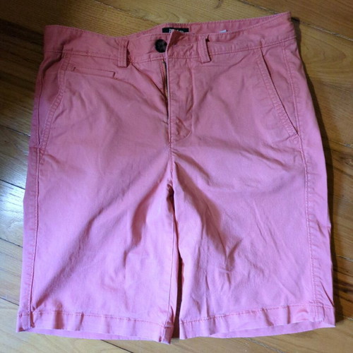 Men's bermuda shorts used coral color, size M