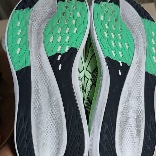 Asics Glideride Max 2 running shoes size 44 like new, white and green