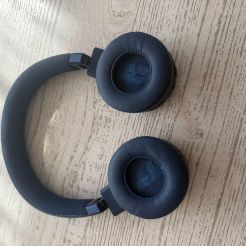 JBL Live 460NC wireless headphones like new with noise cancelling
