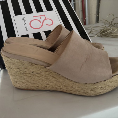 F S Feng Shoe women's nude suede platform sandals like new