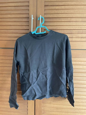 Massimo Dutti black top like new, size XS