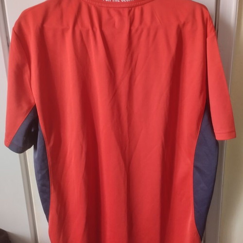 England Rugby Official T-shirt like new, size L, red