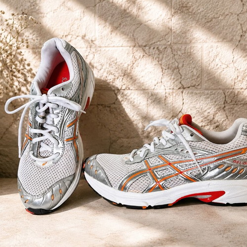Asics Gel-Oberon sneakers new, retro sporty style, white with orange accents