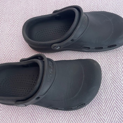 Crocs μαύρα για αγόρι, νούμερο 35, αντιολησθητικά, σε καλή κατάσταση
