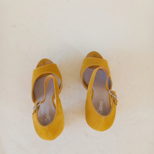 Yellow velour platform sandals like new, size 36
