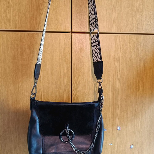 Bonendis crossbody bag like new, black with external pocket